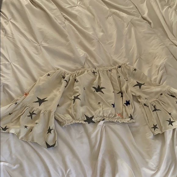 Cropped star print off the shoulder top! - Picture 2 of 2